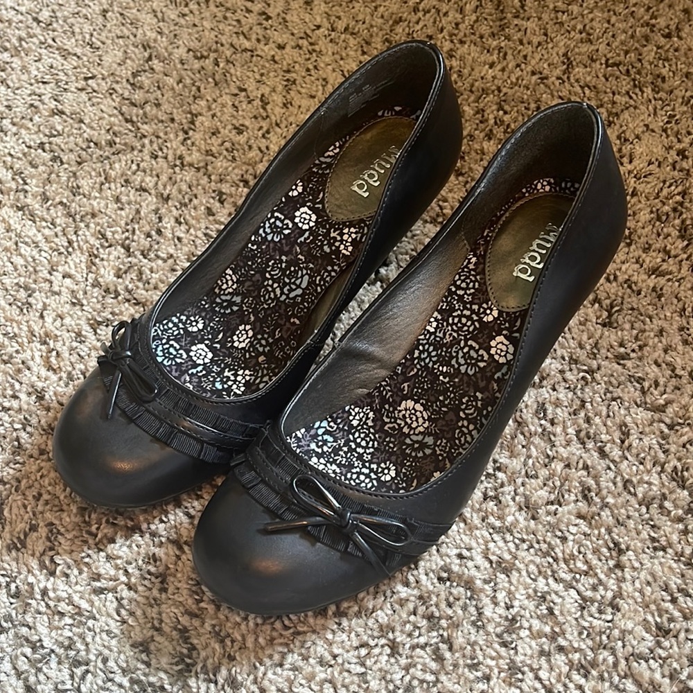 Black Mudd heels. 3”